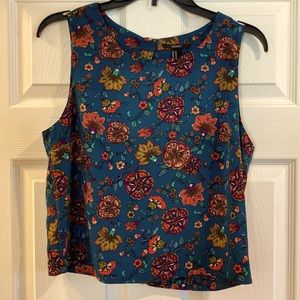 FOREVER 21 CROP TOP-Sleeveless Floral Polyester Top in Size Medium